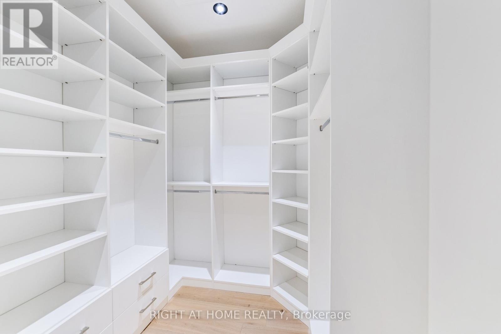 515 Hamilton Drive, Hamilton, Ontario L9G 2A9 - Photo 16 - X12932382