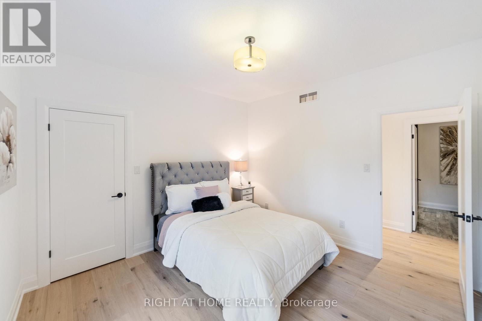 515 Hamilton Drive, Hamilton, Ontario L9G 2A9 - Photo 20 - X12932382