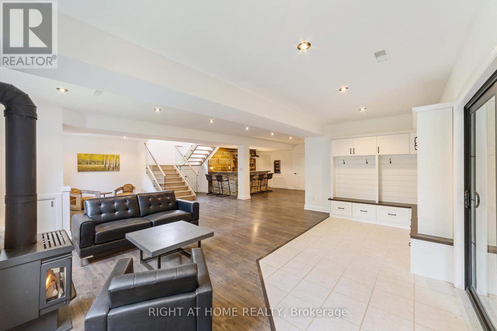 515 Hamilton Drive, Hamilton, Ontario L9G 2A9 - Photo 24 - X12932382