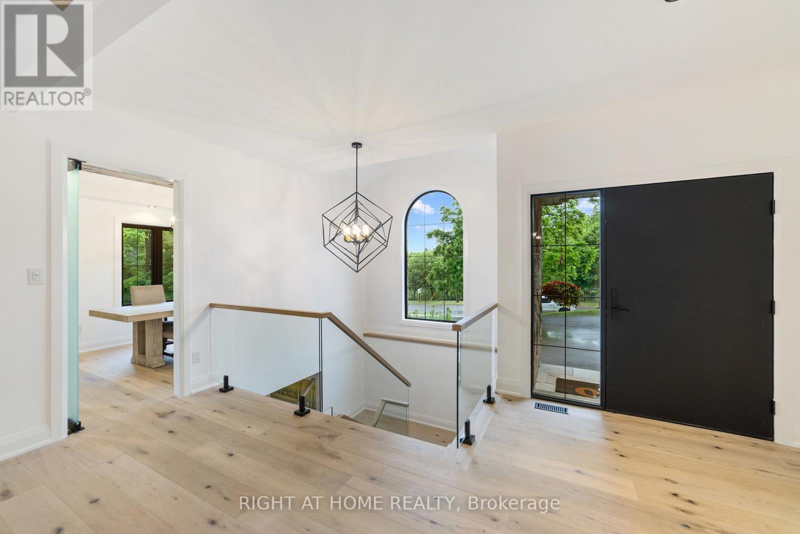 515 Hamilton Drive, Hamilton, Ontario L9G 2A9 - Photo 7 - X12932382