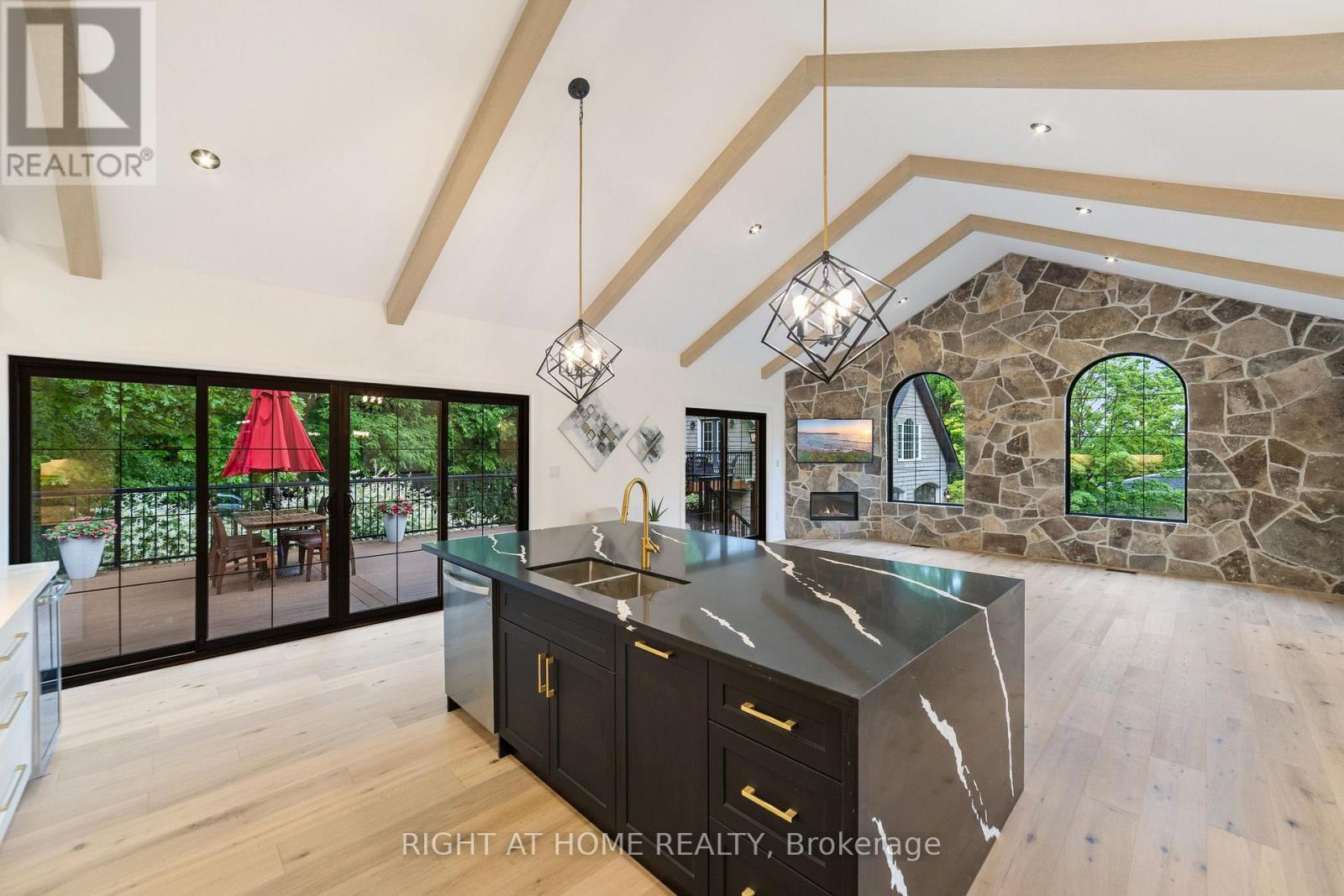 515 Hamilton Drive, Hamilton, Ontario L9G 2A9 - Photo 8 - X12932382