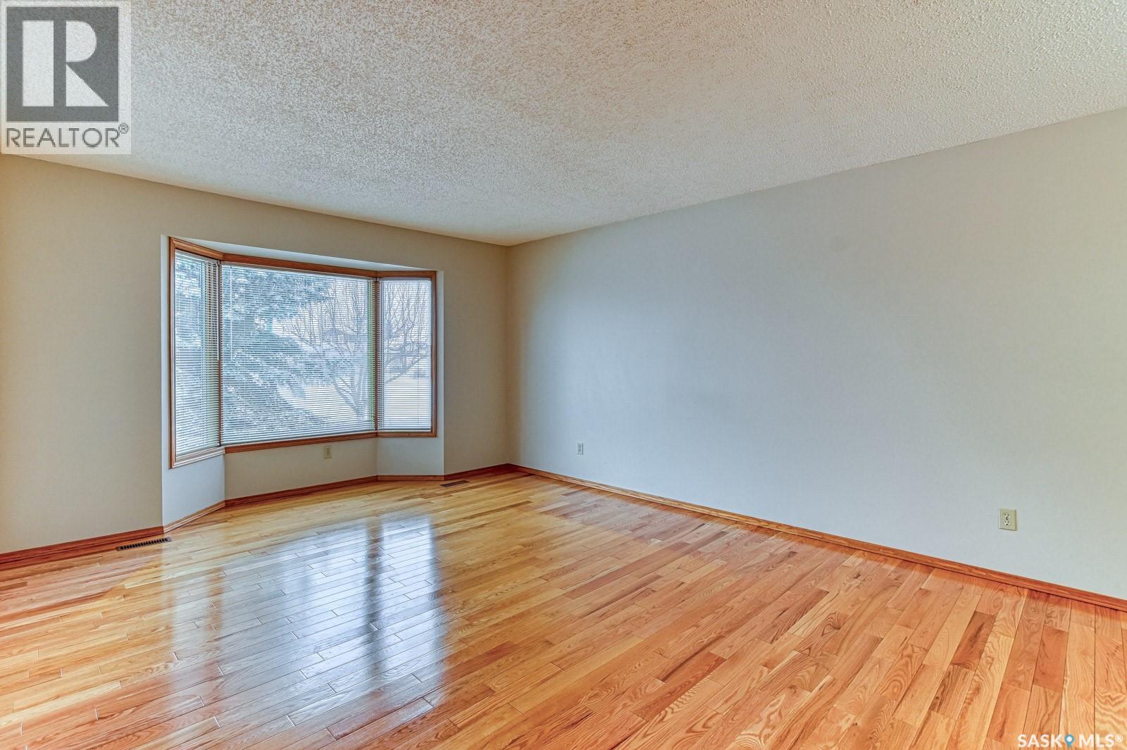 2659 Lacombe Crescent E, Regina, Saskatchewan  S4V 1T4 - Photo 4 - SK031456