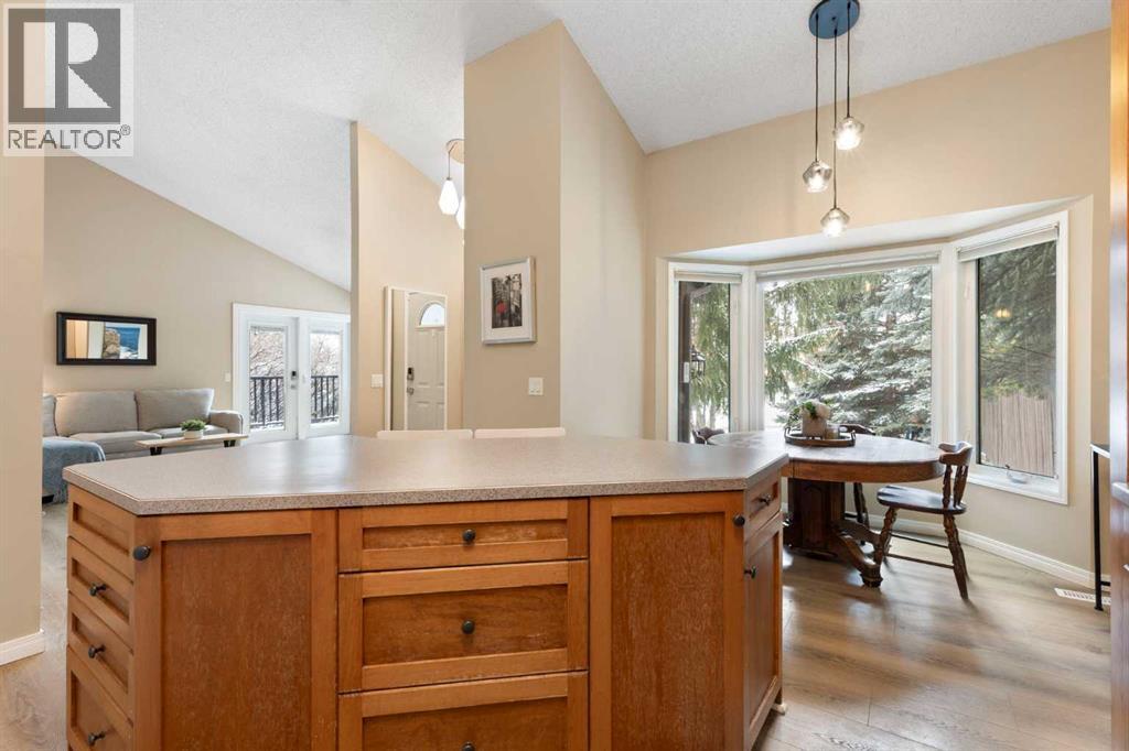 815 Ranchview Circle Nw, Calgary, Alberta  T3G 1B2 - Photo 17 - A2292143