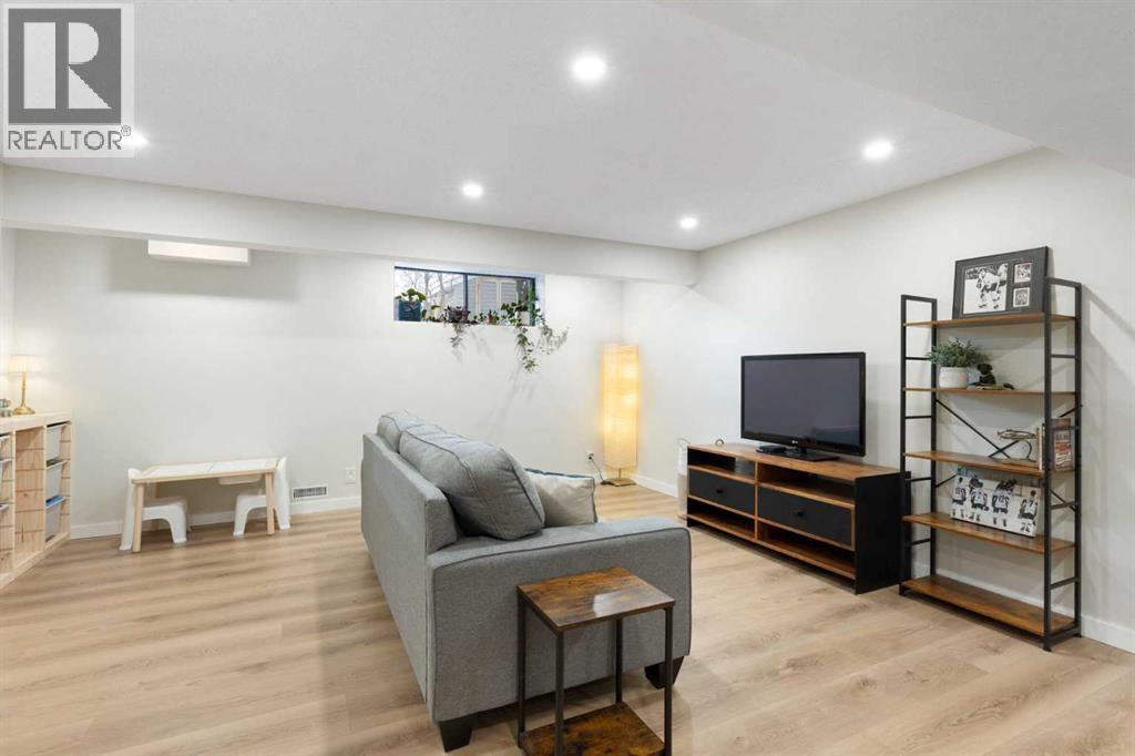 815 Ranchview Circle Nw, Calgary, Alberta  T3G 1B2 - Photo 32 - A2292143