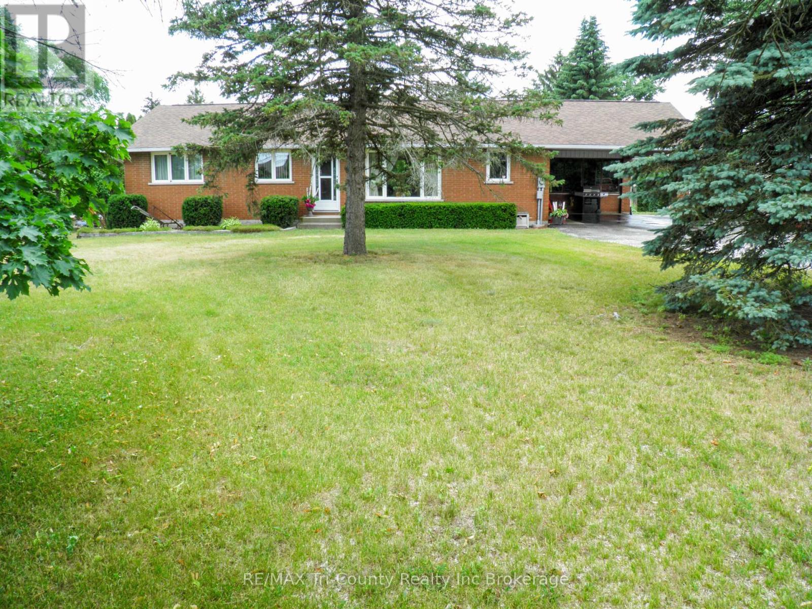 9113 Plank Road, Bayham, Ontario  N0J 1Y0 - Photo 2 - X12932396