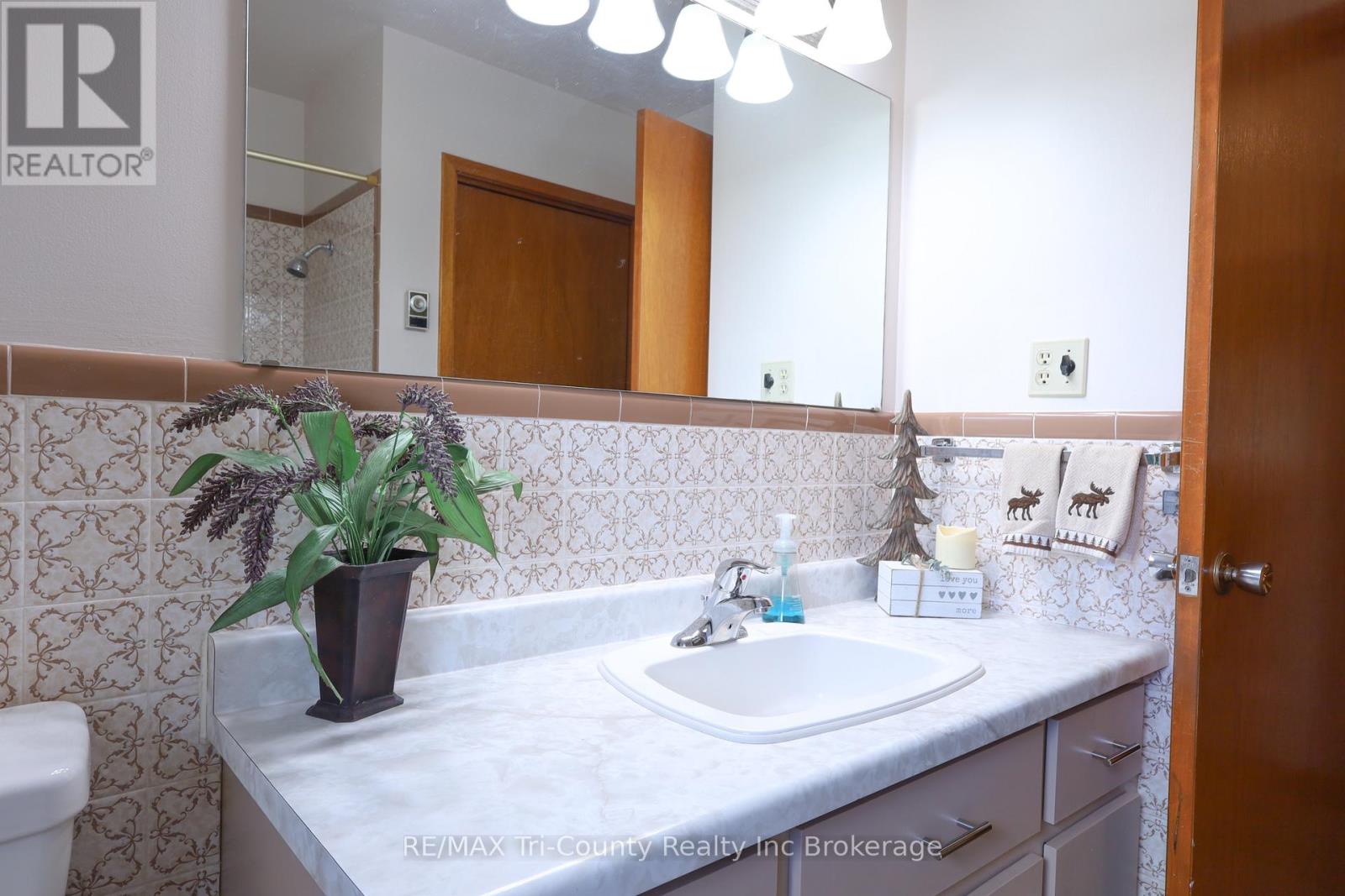 9113 Plank Road, Bayham, Ontario  N0J 1Y0 - Photo 21 - X12932396