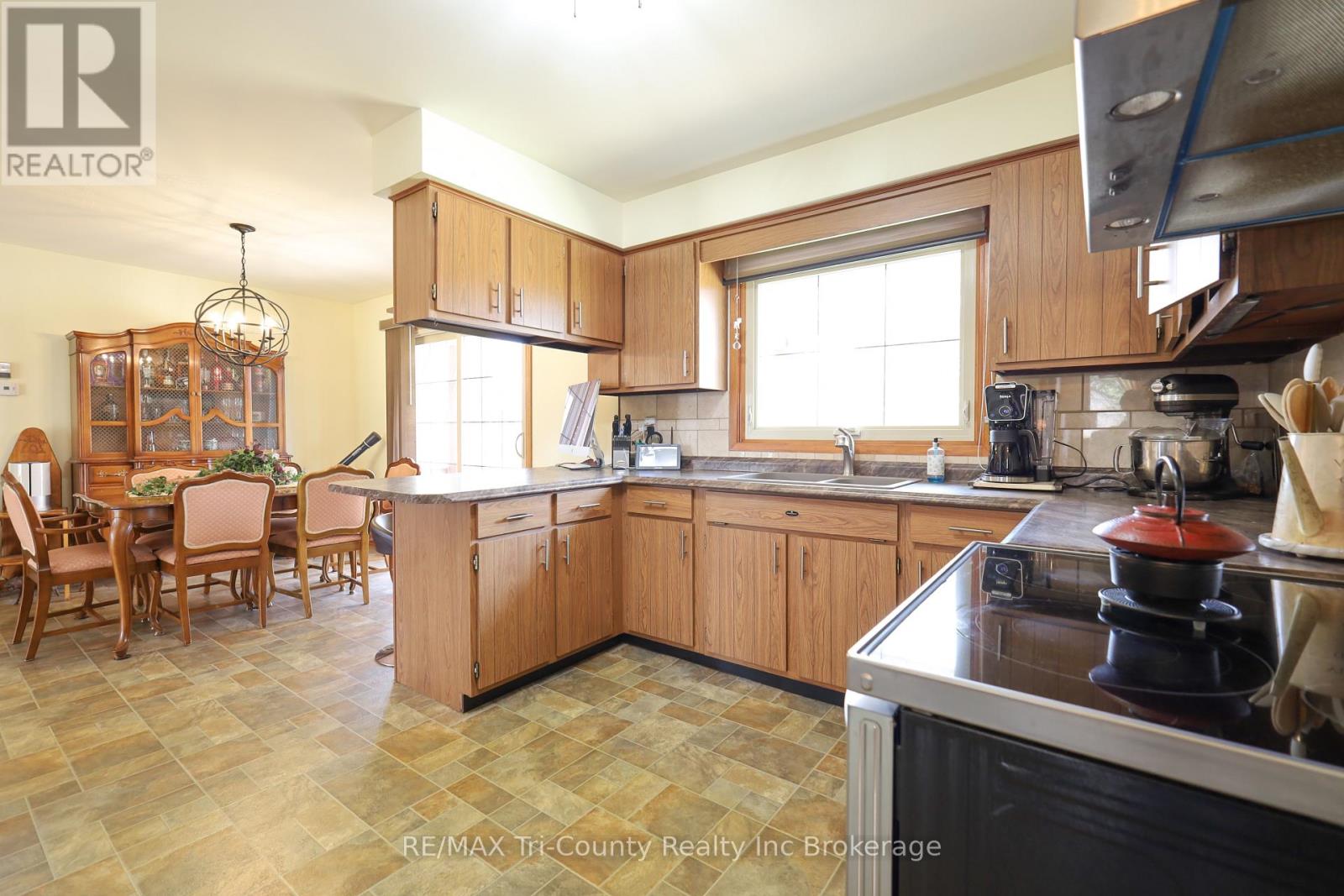 9113 Plank Road, Bayham, Ontario  N0J 1Y0 - Photo 6 - X12932396