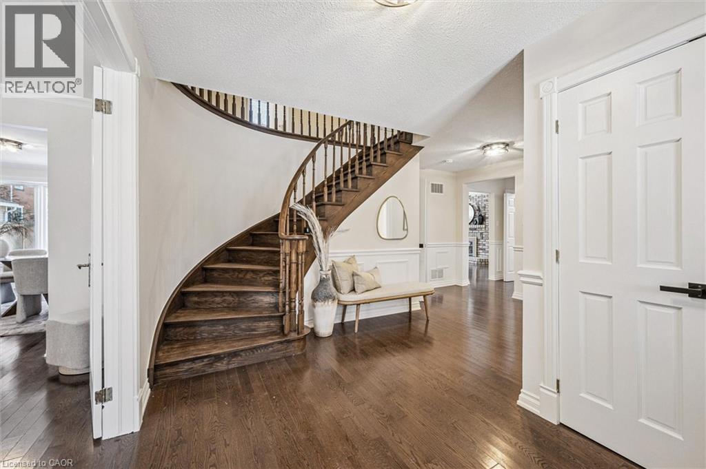 4069 Lakeshore Road, Burlington, Ontario  L7L 1A2 - Photo 3 - 40795511