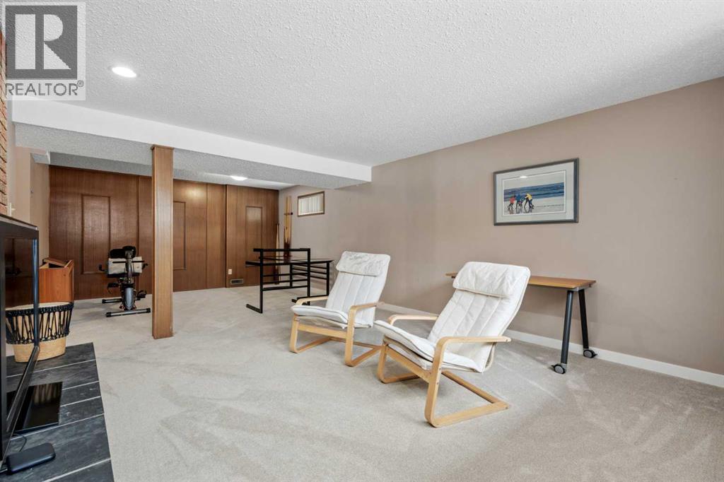 660 Oakwood Place Sw, Calgary, Alberta  T2V 0K5 - Photo 21 - A2290059