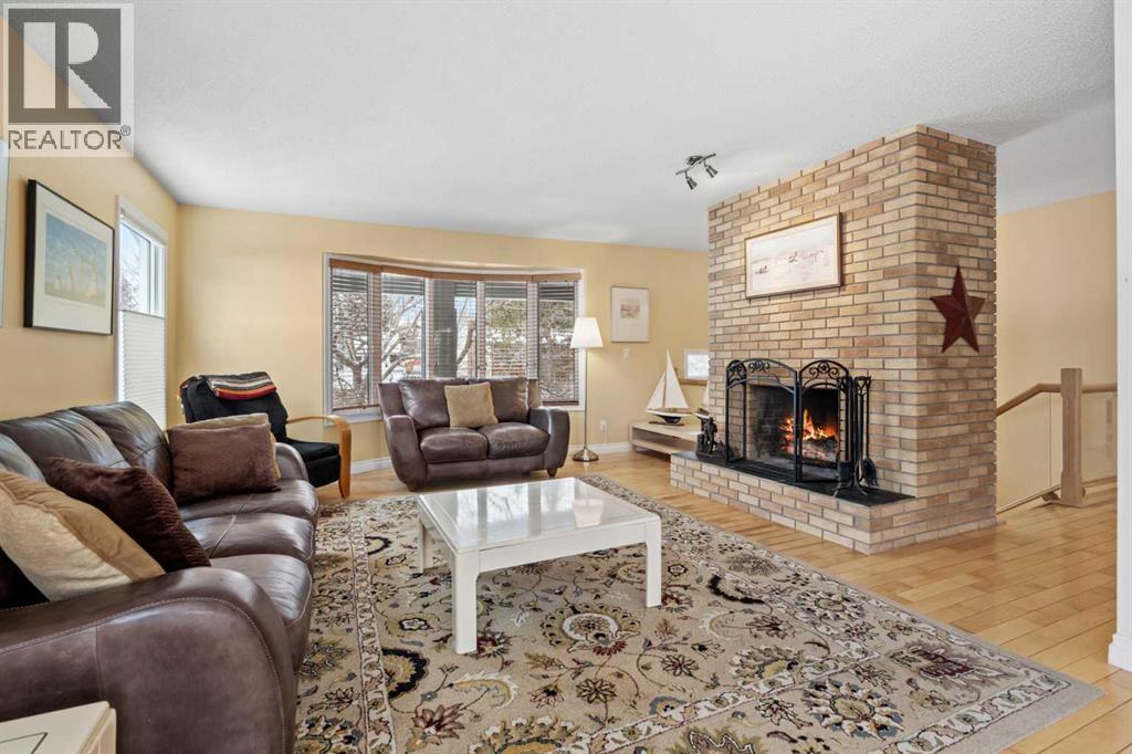 660 Oakwood Place Sw, Calgary, Alberta  T2V 0K5 - Photo 5 - A2290059