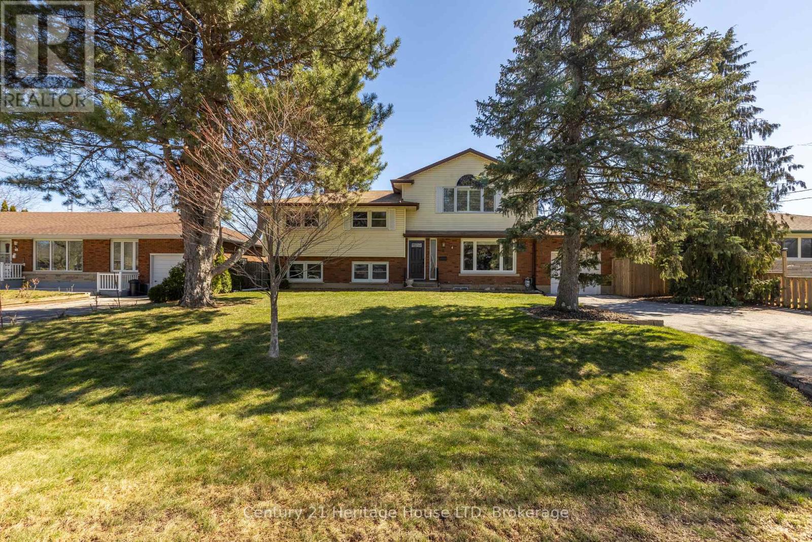 6 CHAMPA DRIVE, St. Catharines, Ontario