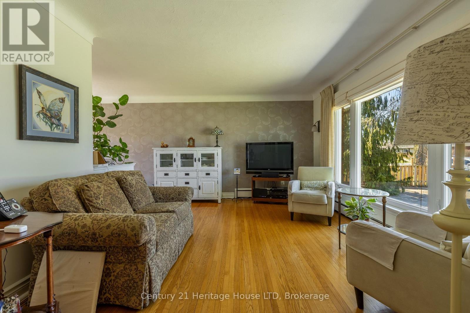 6 Champa Drive, St. Catharines, Ontario  L2M 3K1 - Photo 5 - X12932394