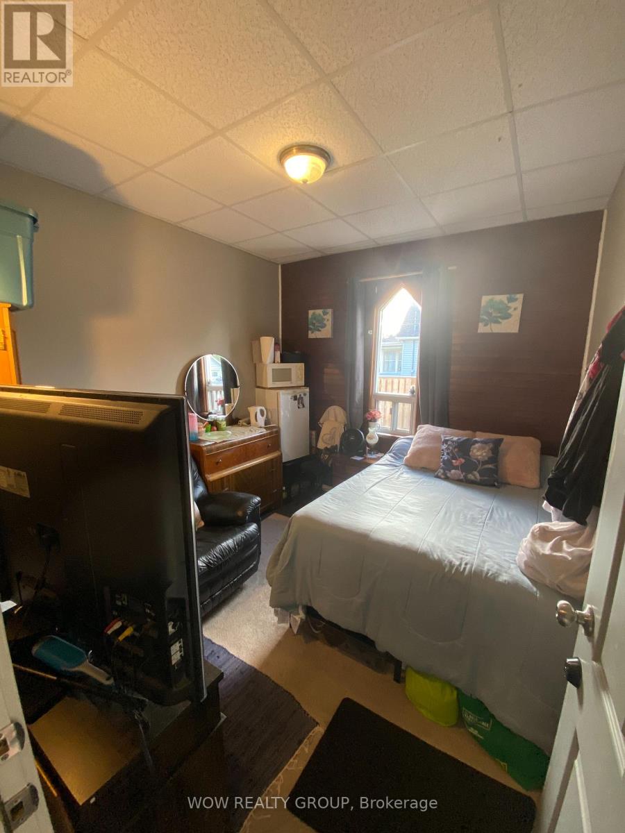 215 Broadway Avenue, Welland (Broadway), Ontario  L3C 5L7 - Photo 27 - X12932406