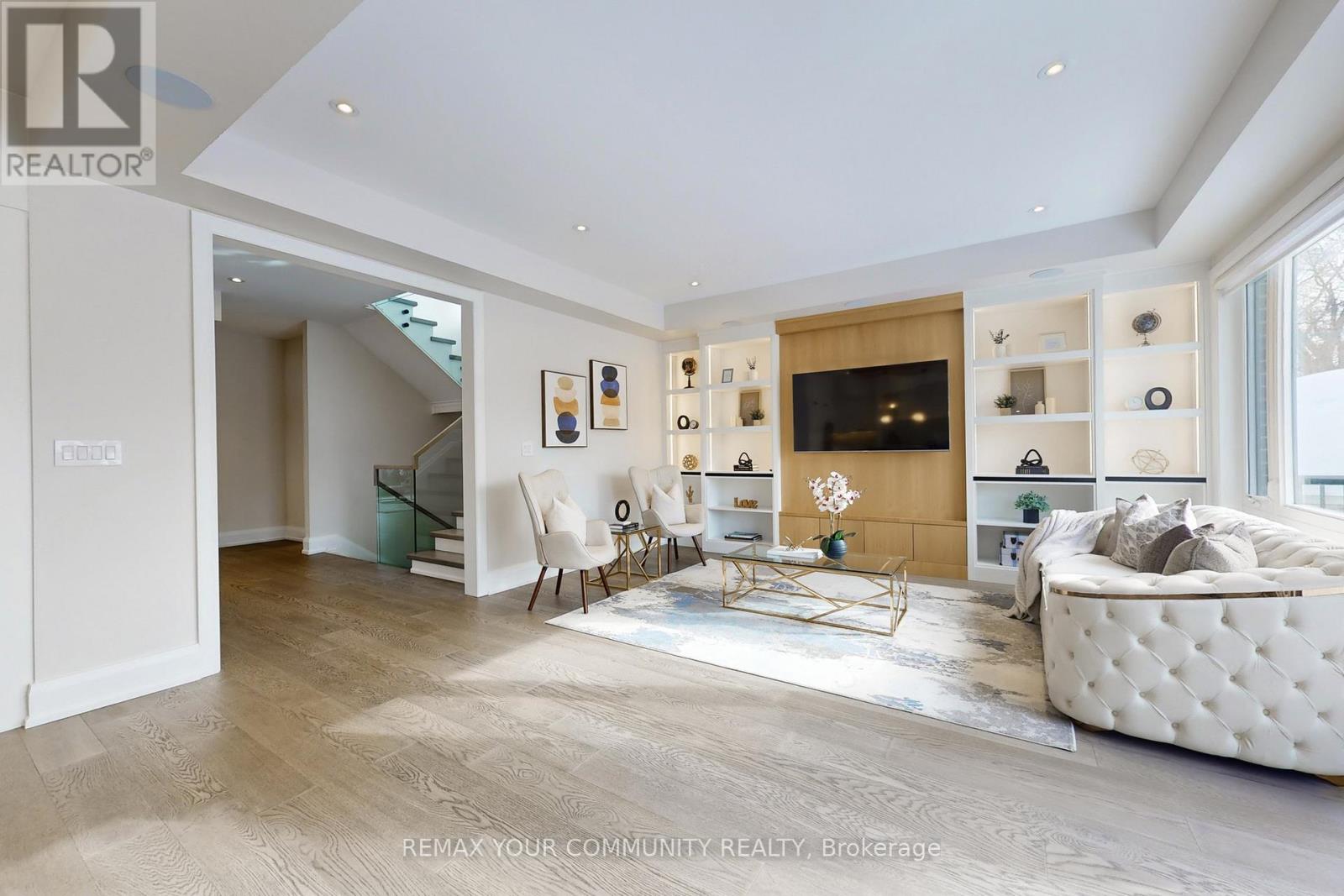 97 Ranee Avenue, Toronto, Ontario  M6A 1N1 - Photo 12 - C12932408