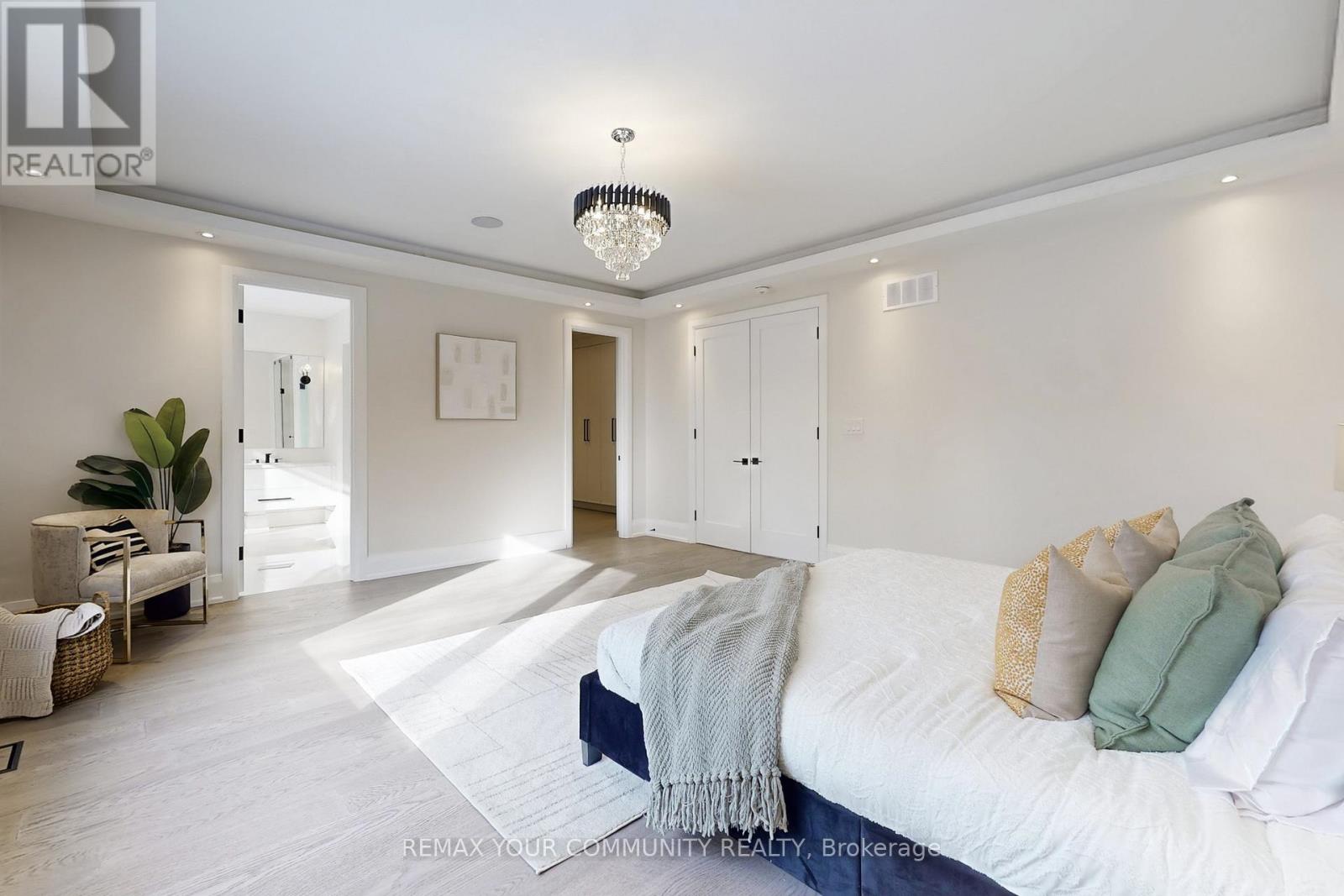 97 Ranee Avenue, Toronto, Ontario  M6A 1N1 - Photo 24 - C12932408