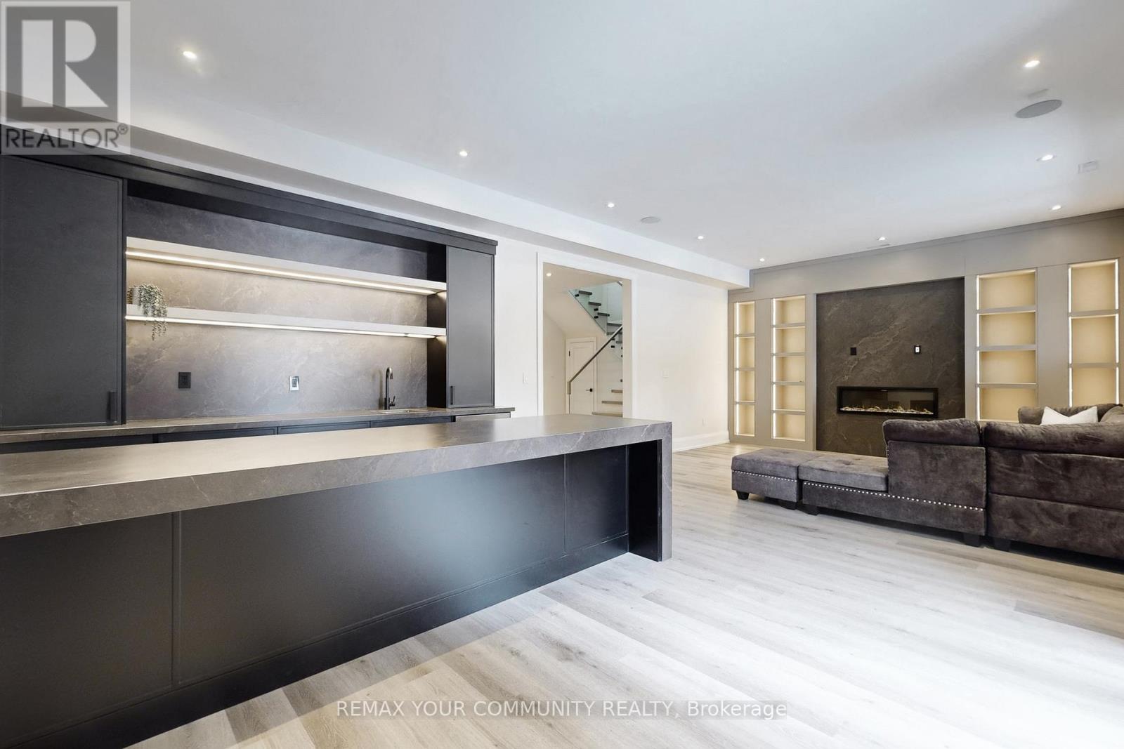 97 Ranee Avenue, Toronto, Ontario  M6A 1N1 - Photo 38 - C12932408