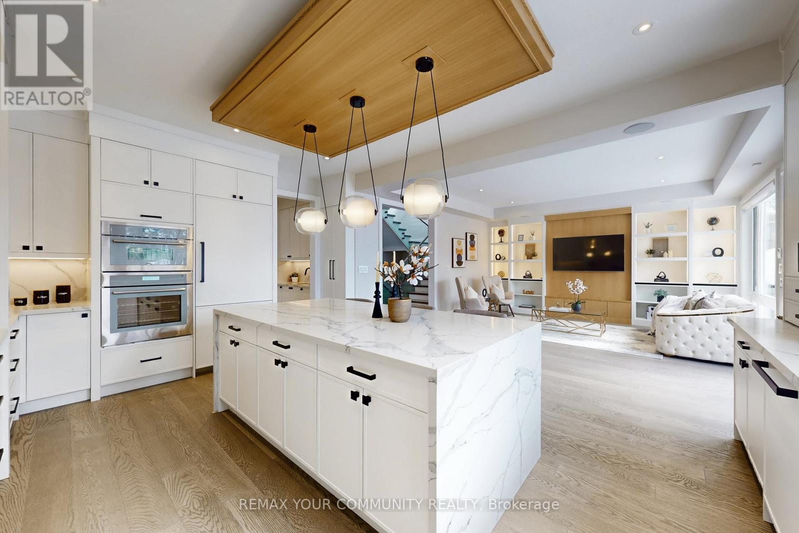 97 Ranee Avenue, Toronto, Ontario  M6A 1N1 - Photo 5 - C12932408