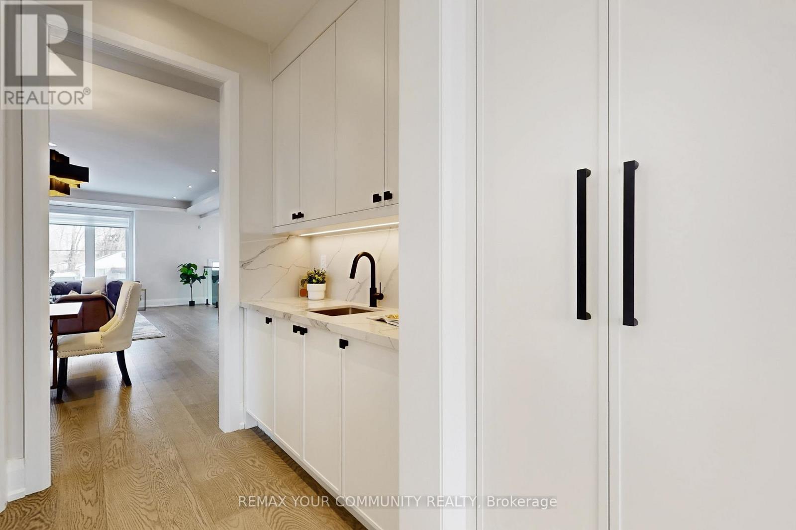 97 Ranee Avenue, Toronto, Ontario  M6A 1N1 - Photo 8 - C12932408