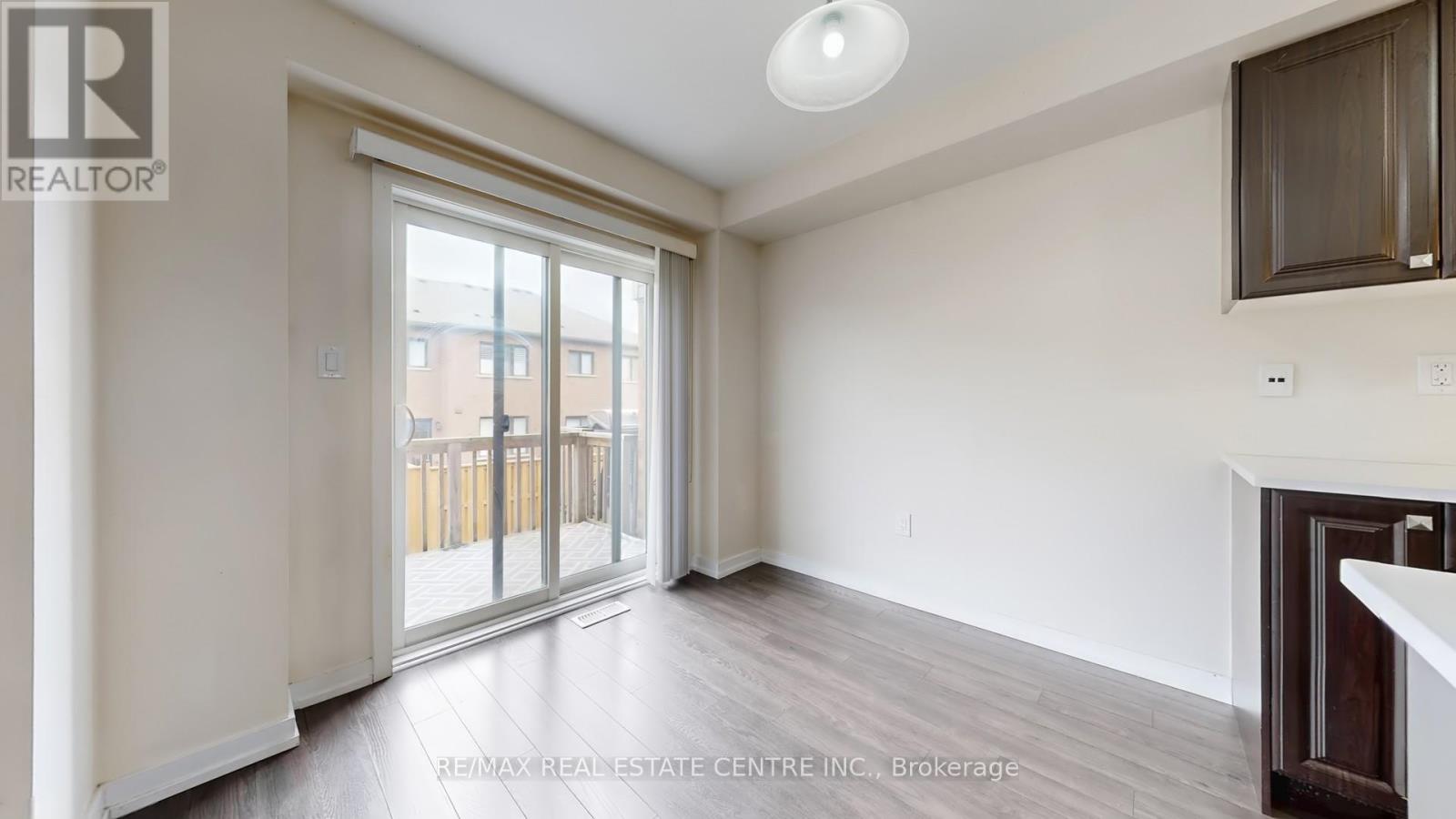 80 Scarletwood Street, Hamilton, Ontario  L8J 1X5 - Photo 13 - X12923068