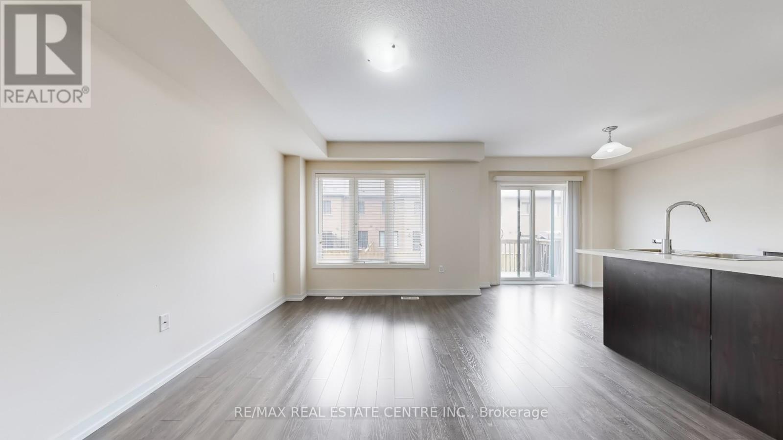 80 Scarletwood Street, Hamilton, Ontario  L8J 1X5 - Photo 4 - X12923068