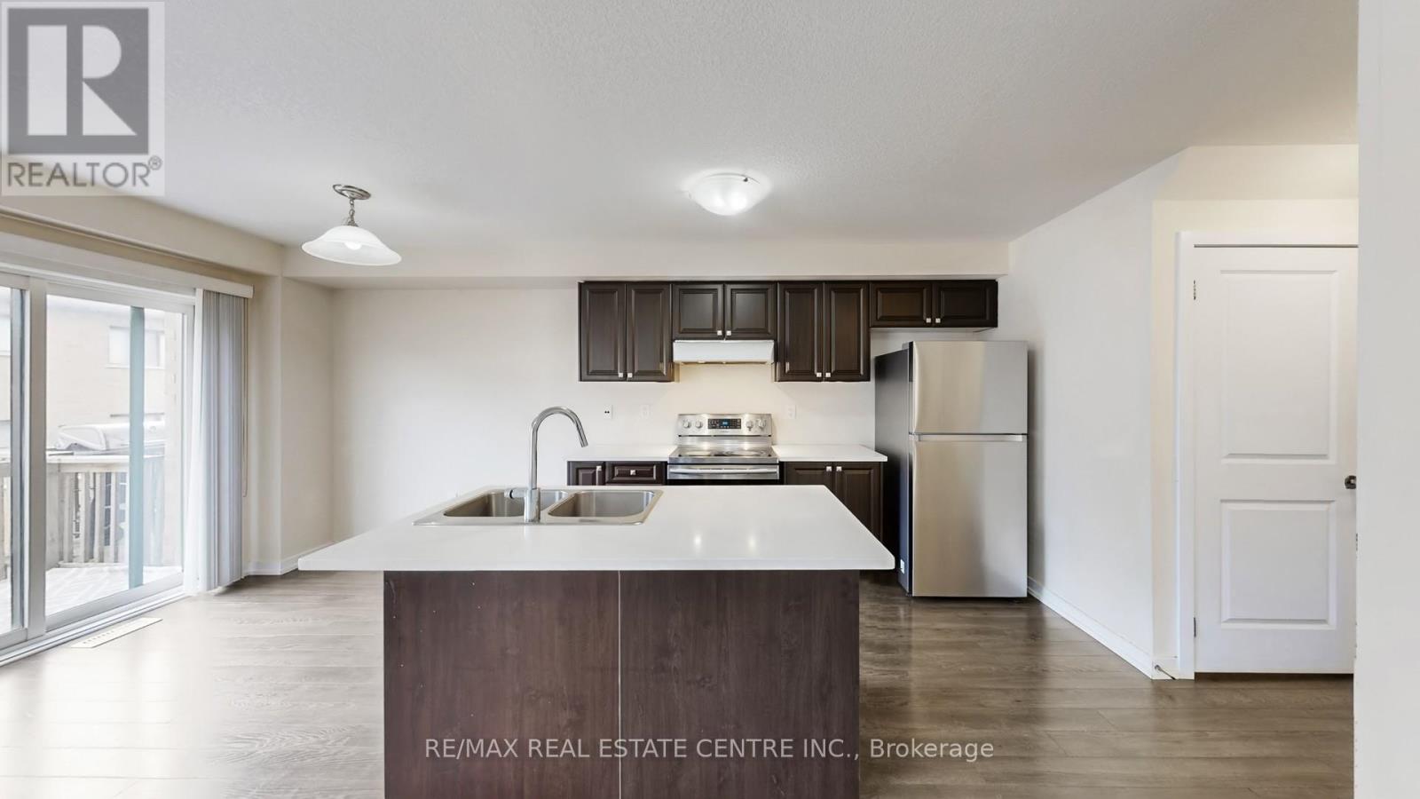 80 Scarletwood Street, Hamilton, Ontario  L8J 1X5 - Photo 8 - X12923068