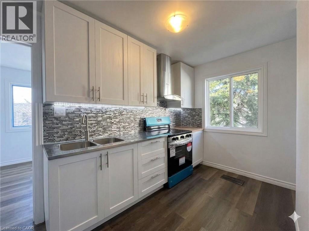 56 Skylark Drive Unit# 1, Hamilton, Ontario  L9A 4Y3 - Photo 4 - 40815898