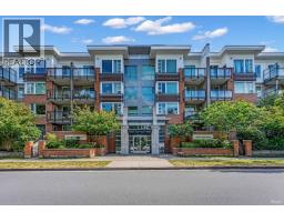 <div class="price">$749,900</div> 205 9500 Odlin Road, Richmond<br><div style="margin-bottom:8px;"><small>Grand Central Realty</small></div><div class='bed_bath'>2 Bed | 2 Bath</div>