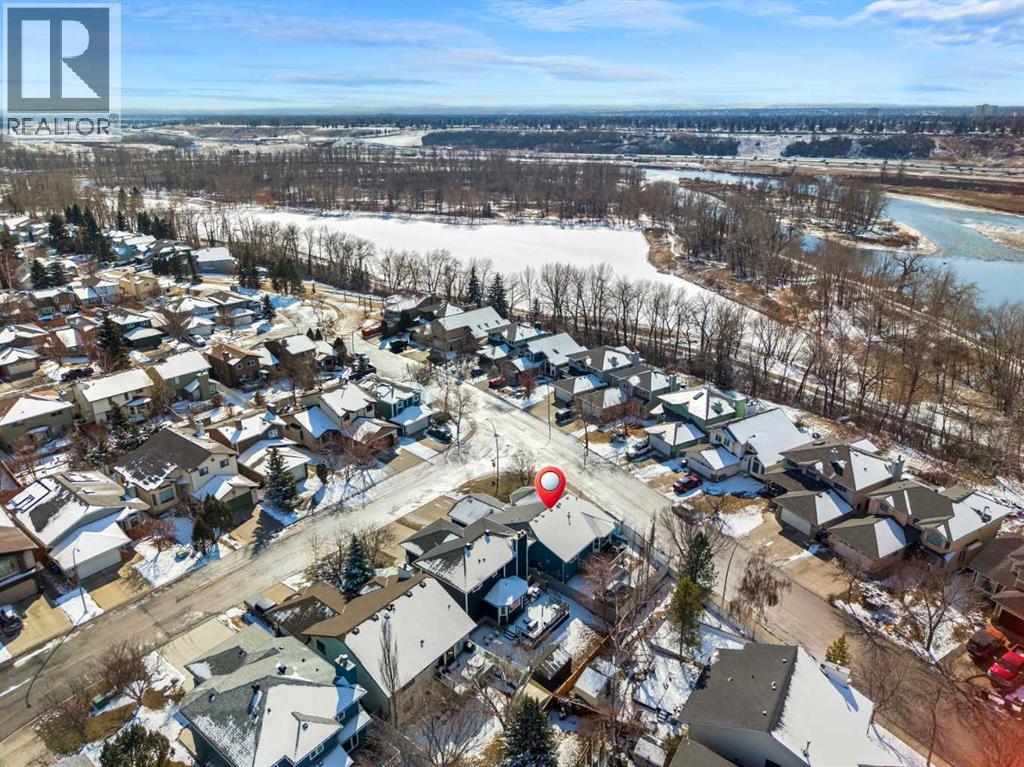 276 Riverside Mews Se, Calgary, Alberta  T2C 3Y8 - Photo 5 - A2296881