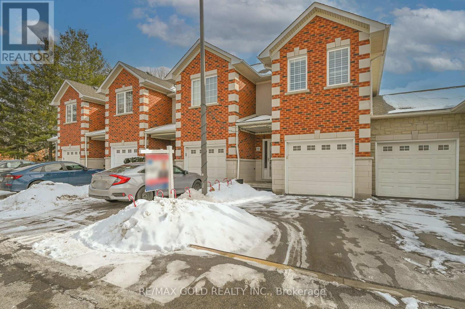 9 - 81 Valridge Drive, Hamilton, Ontario  L9G 5B7 - Photo 3 - X12932398