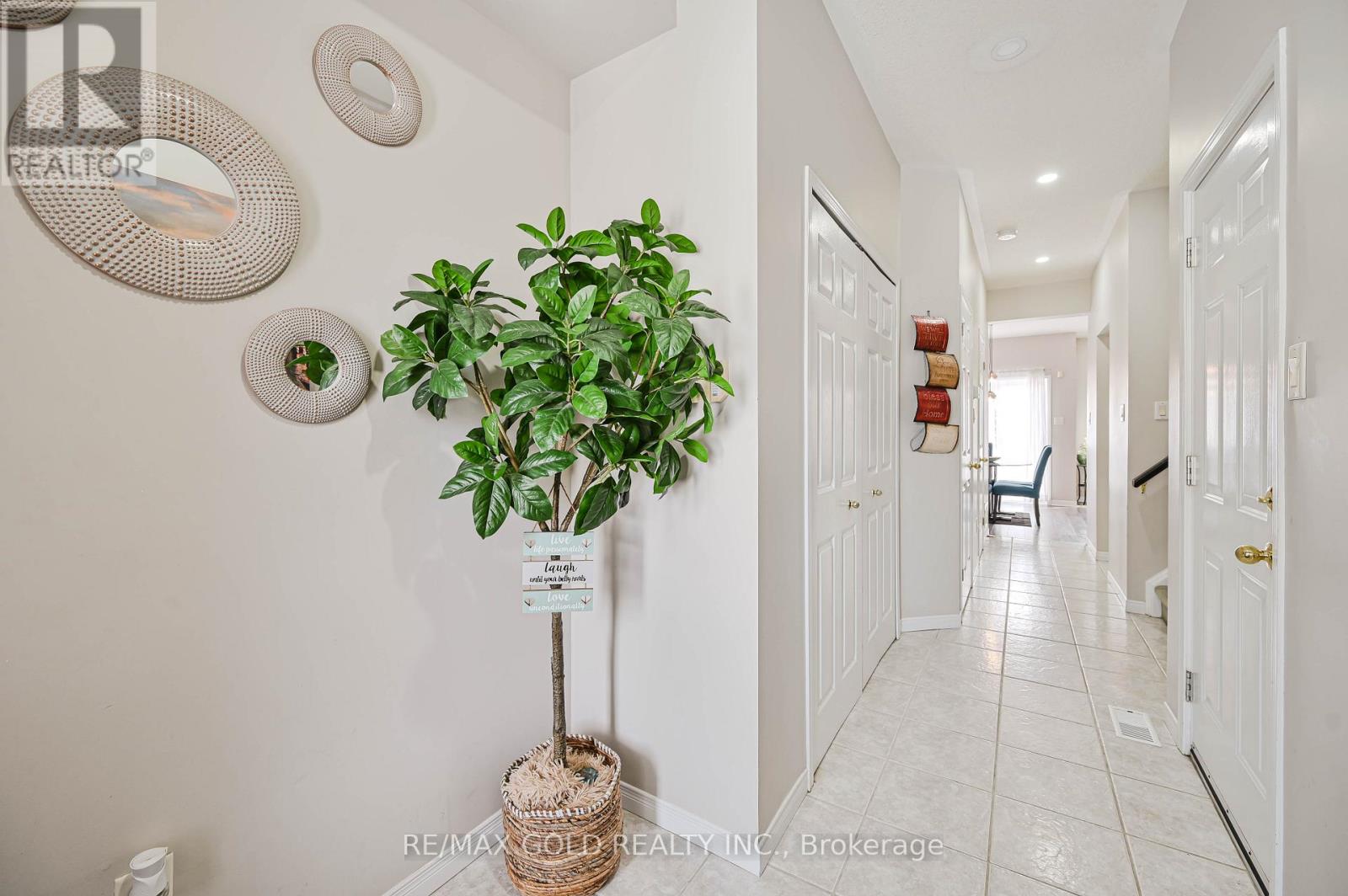 9 - 81 Valridge Drive, Hamilton, Ontario  L9G 5B7 - Photo 6 - X12932398