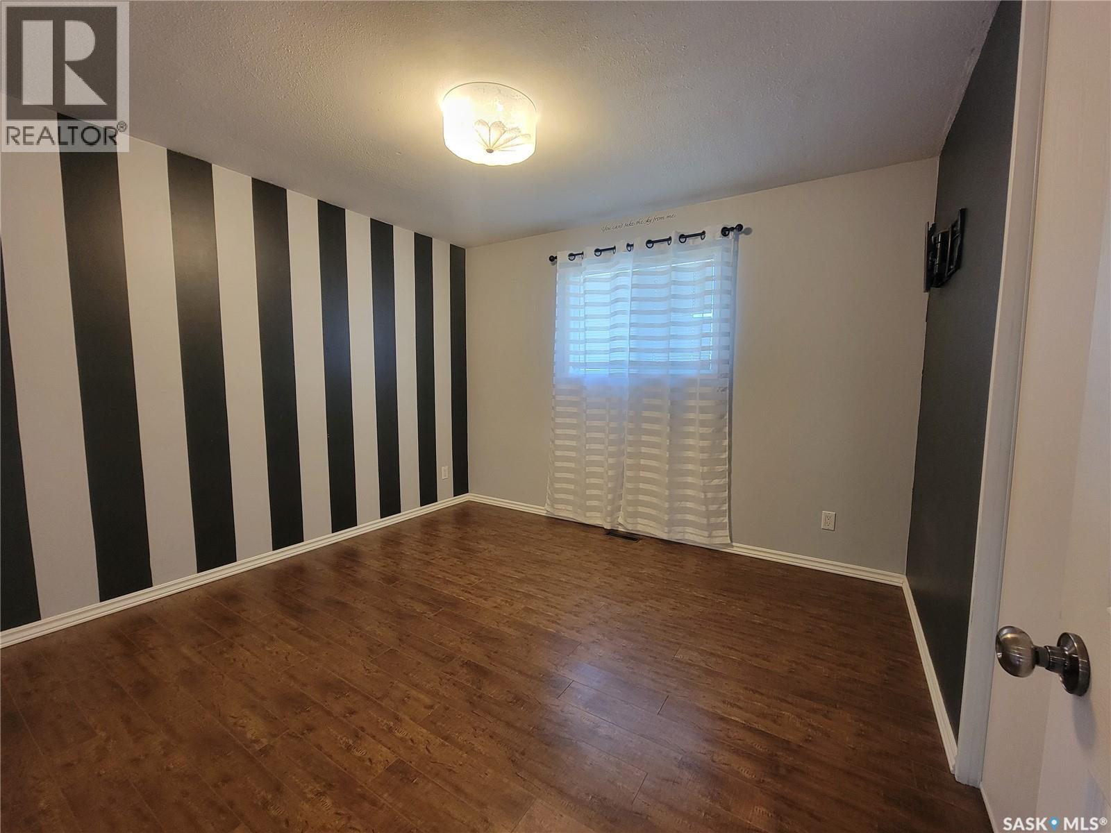 16 4th Avenue E, Neilburg, Saskatchewan  S0M 2C0 - Photo 7 - SK007629