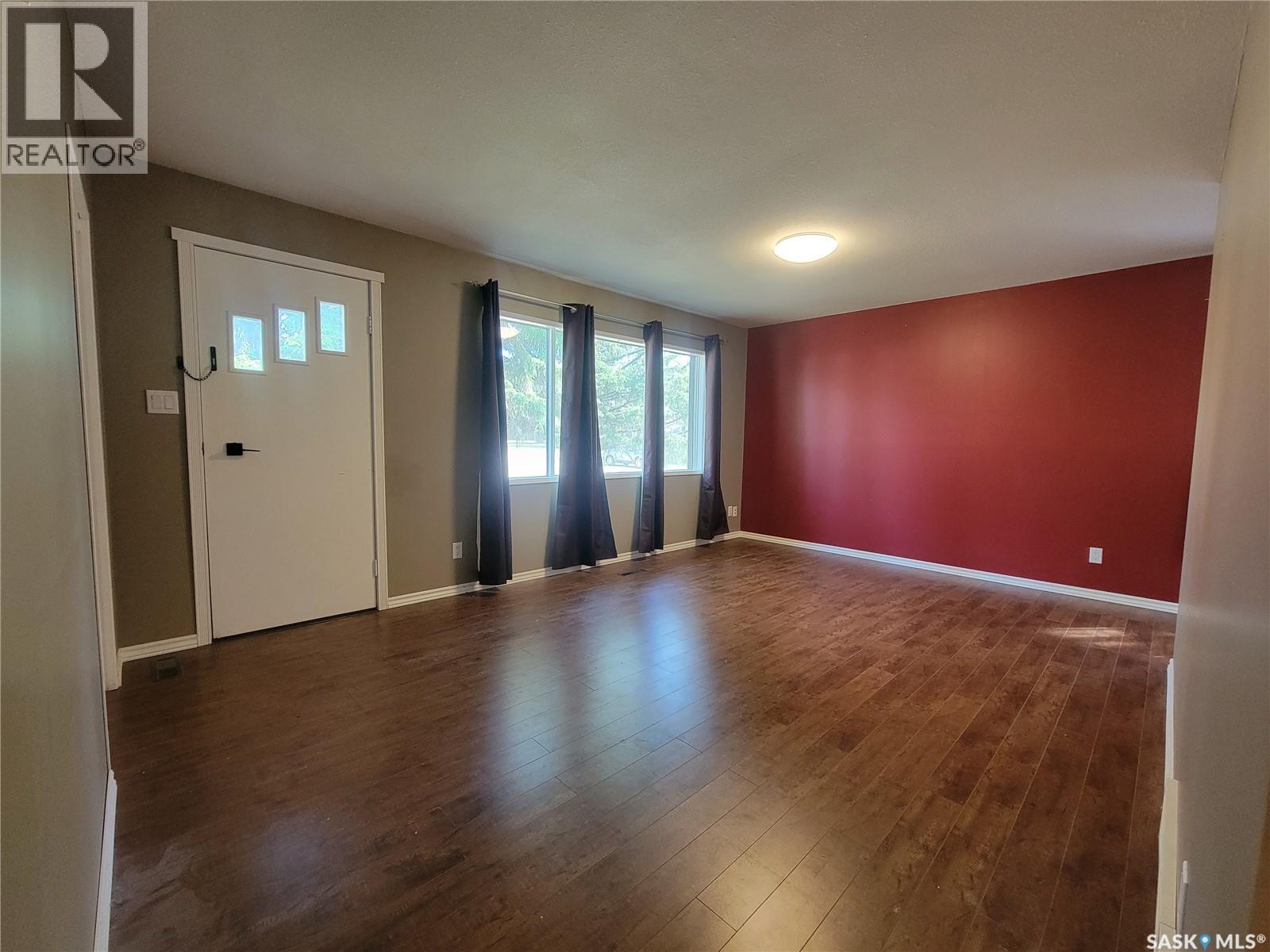 16 4th Avenue E, Neilburg, Saskatchewan  S0M 2C0 - Photo 6 - SK007629