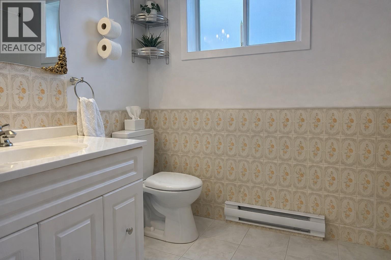 801 Houston Street, Nelson, British Columbia  V1L 5J3 - Photo 10 - 10374655