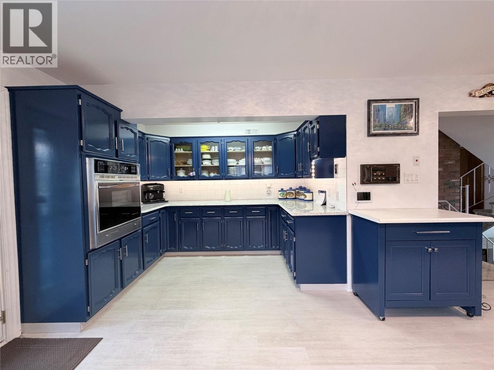 801 Houston Street, Nelson, British Columbia  V1L 5J3 - Photo 6 - 10374655