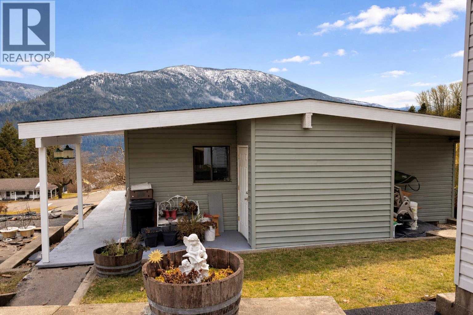 801 Houston Street, Nelson, British Columbia  V1L 5J3 - Photo 58 - 10374655