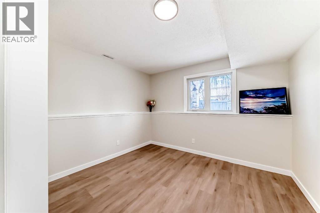 624 Shawinigan Drive Sw, Calgary, Alberta  T2Y 2H4 - Photo 21 - A2293667