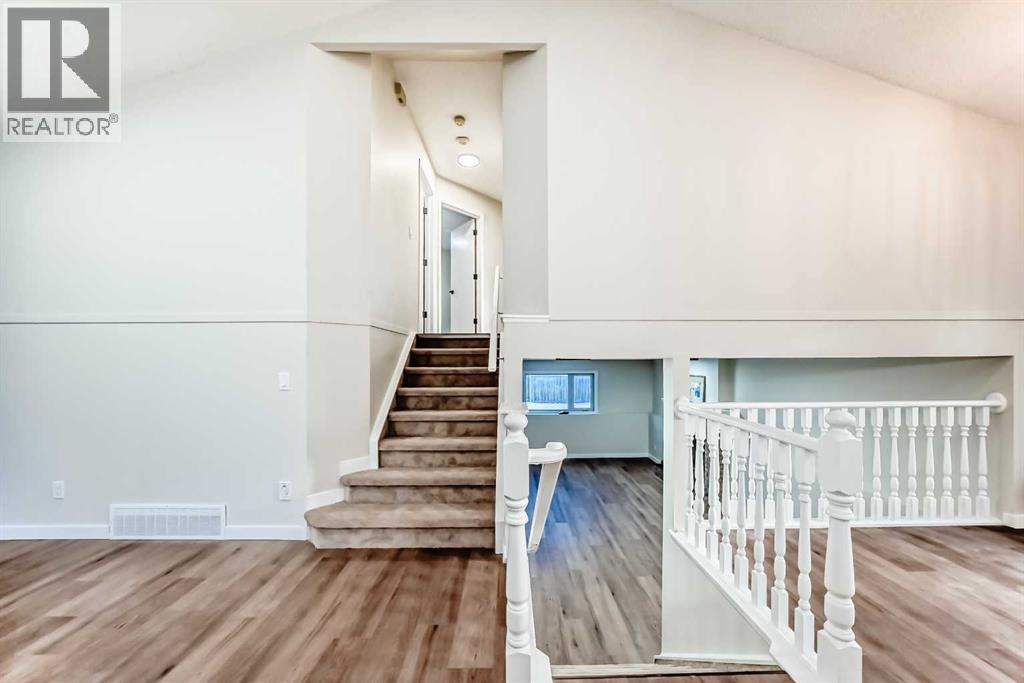 624 Shawinigan Drive Sw, Calgary, Alberta  T2Y 2H4 - Photo 13 - A2293667