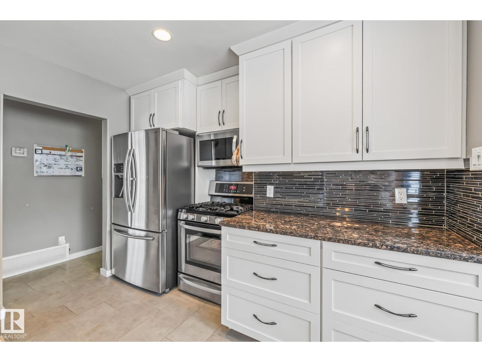 6811 Fulton Dr Nw, Edmonton, Alberta  T6A 3V7 - Photo 13 - E4479142