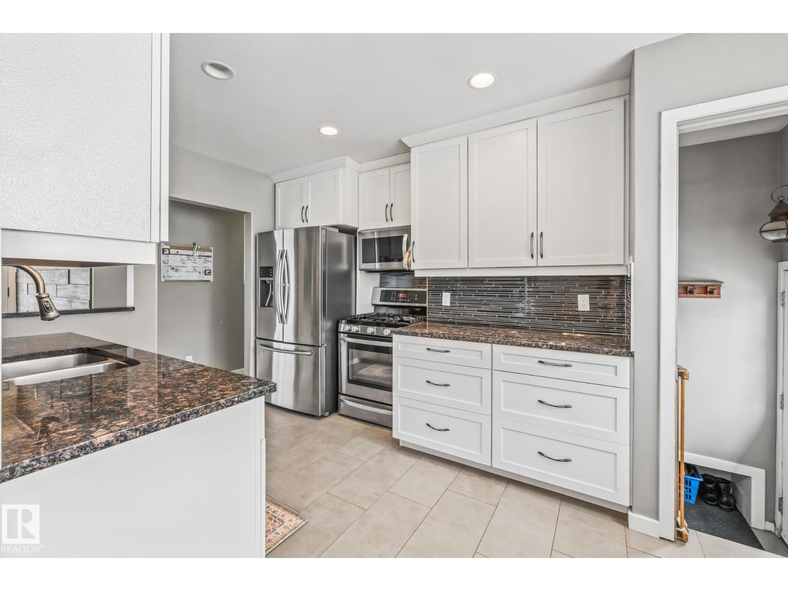 6811 Fulton Dr Nw, Edmonton, Alberta  T6A 3V7 - Photo 3 - E4479142