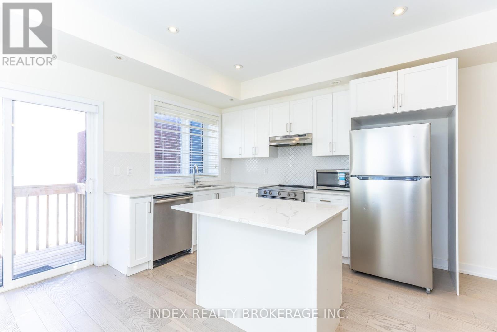 82 William Duncan Road, Toronto, Ontario  M3K 0B7 - Photo 12 - W12931062