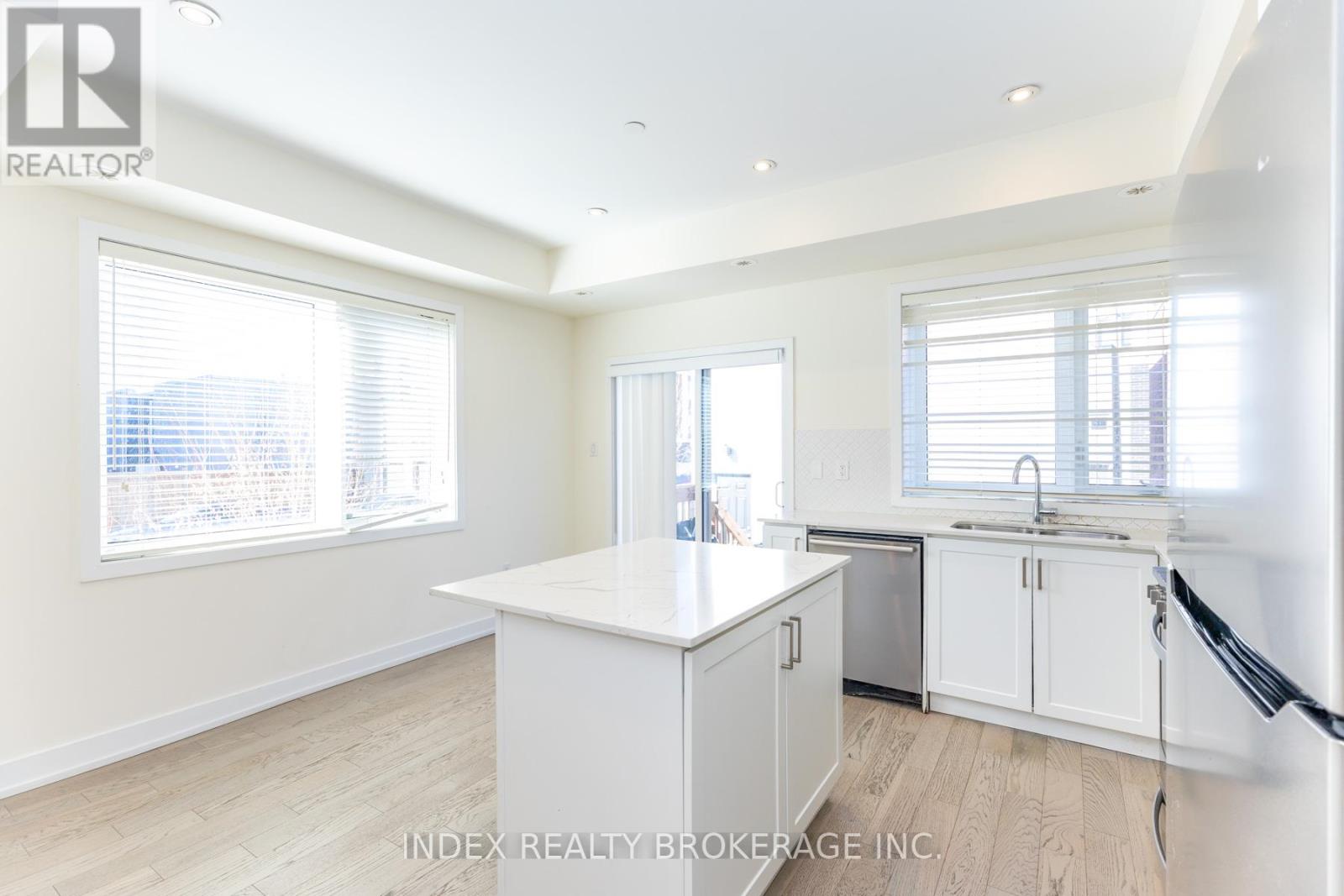 82 William Duncan Road, Toronto, Ontario  M3K 0B7 - Photo 13 - W12931062