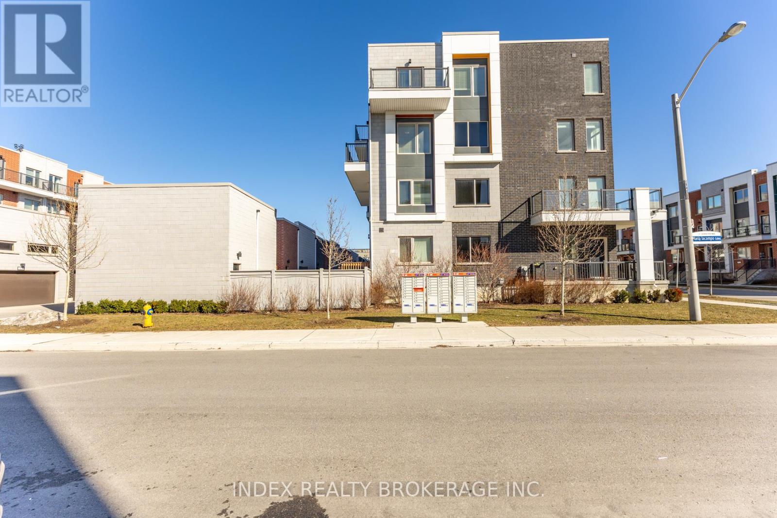 82 William Duncan Road, Toronto, Ontario  M3K 0B7 - Photo 49 - W12931062