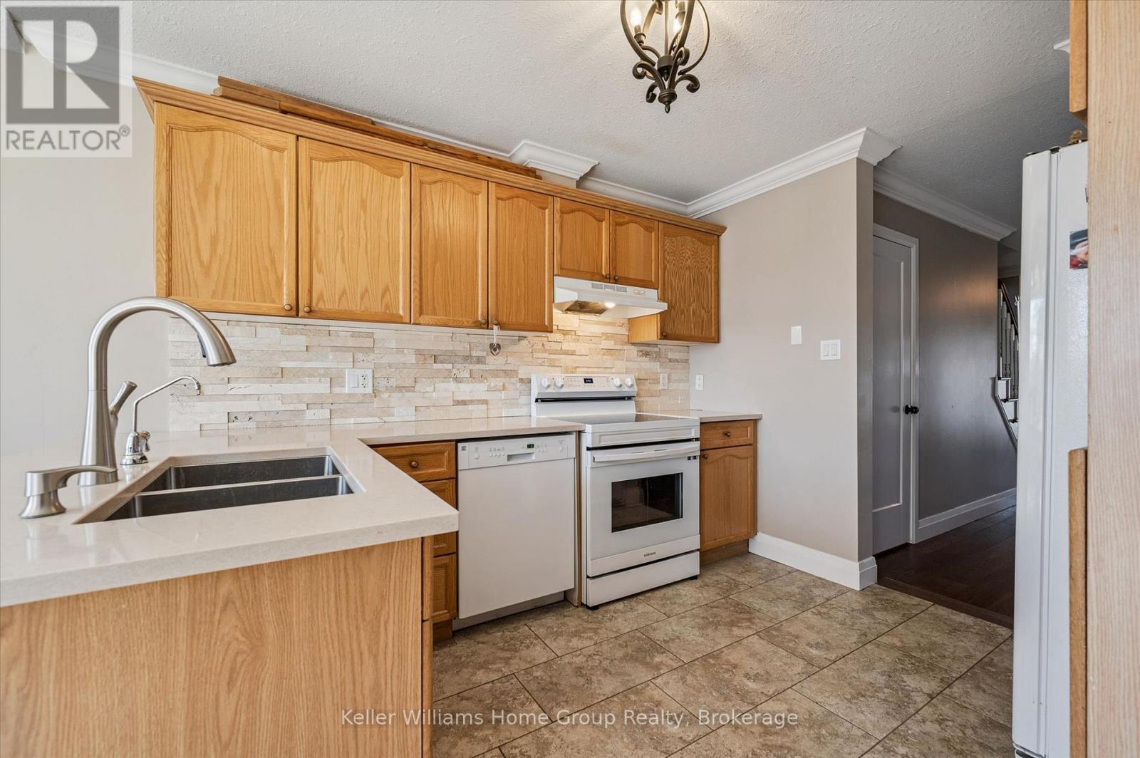 33 Sandcreek Lane, Guelph, Ontario  N1E 7K9 - Photo 13 - X12932480