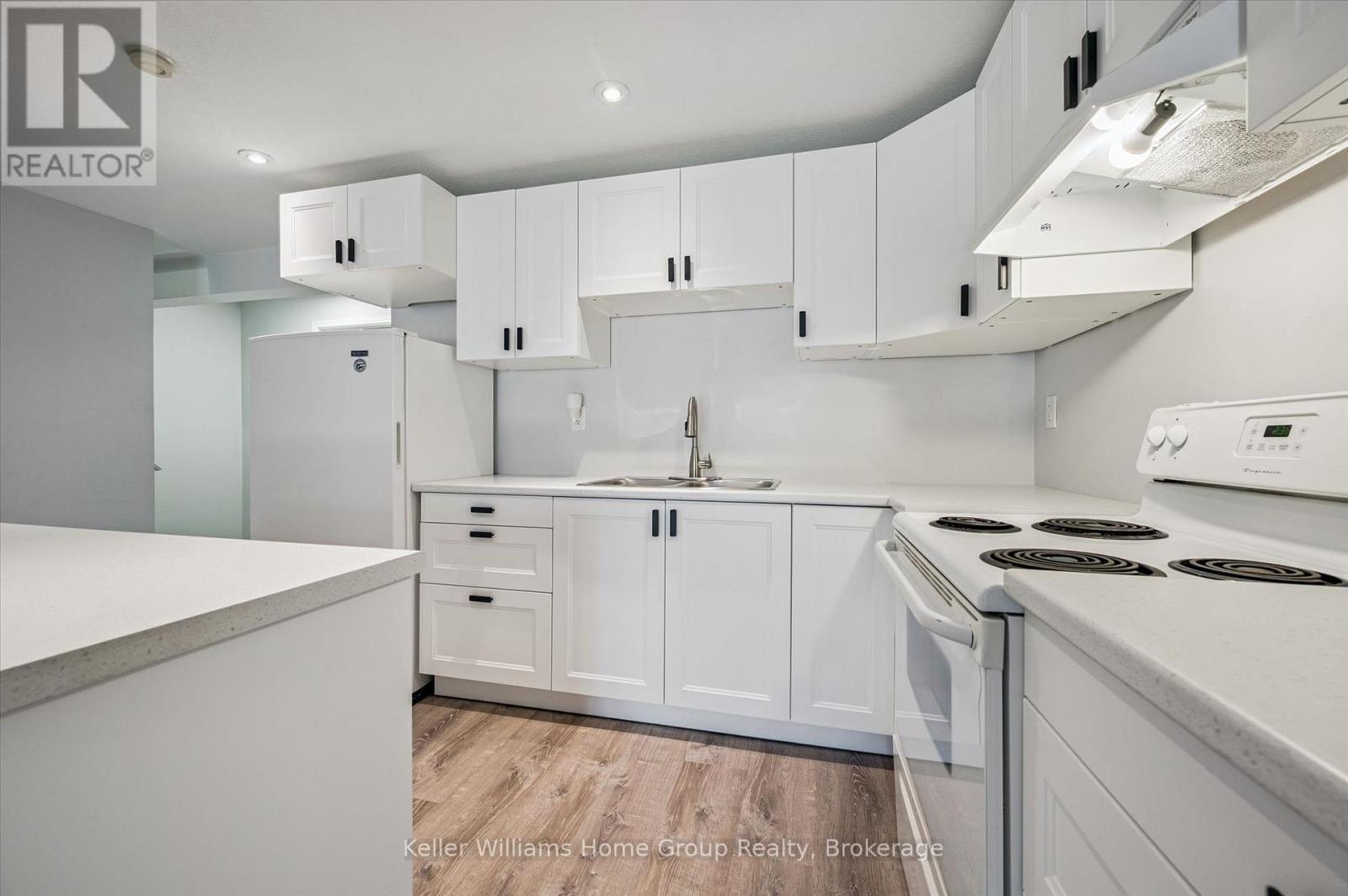 33 Sandcreek Lane, Guelph, Ontario  N1E 7K9 - Photo 30 - X12932480