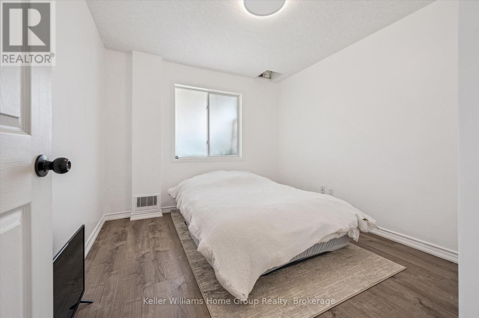 33 Sandcreek Lane, Guelph, Ontario  N1E 7K9 - Photo 35 - X12932480