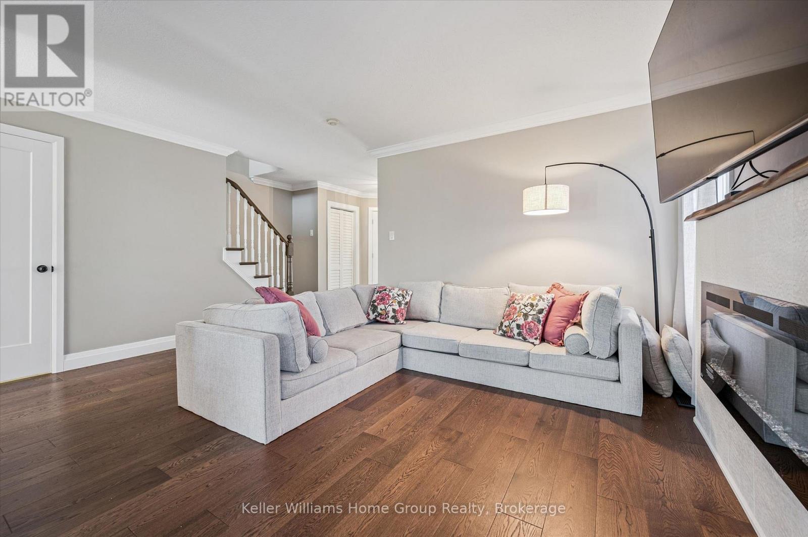 33 Sandcreek Lane, Guelph, Ontario  N1E 7K9 - Photo 9 - X12932480