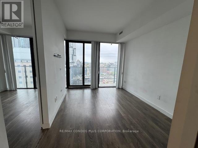 1202 - 215 Queen Street W, Toronto, Ontario  M5V 0P5 - Photo 6 - C12932420