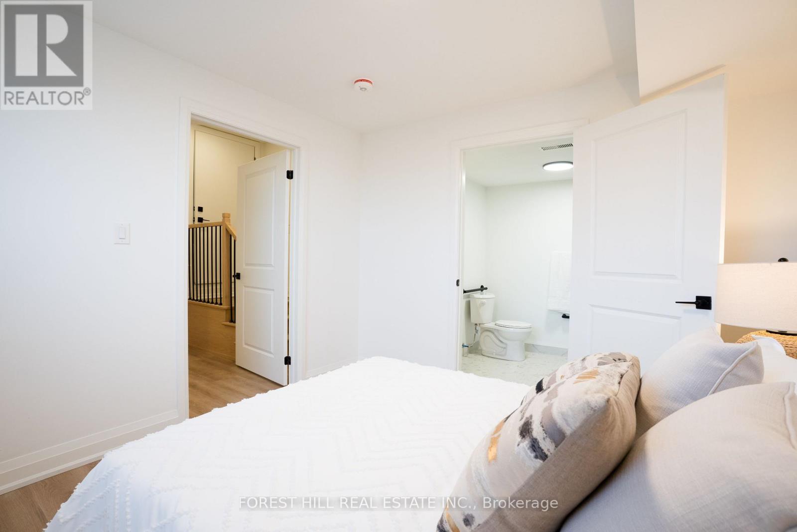 A - 1 Dunsmore Garden, Toronto, Ontario  M3H 3M1 - Photo 6 - C12932452