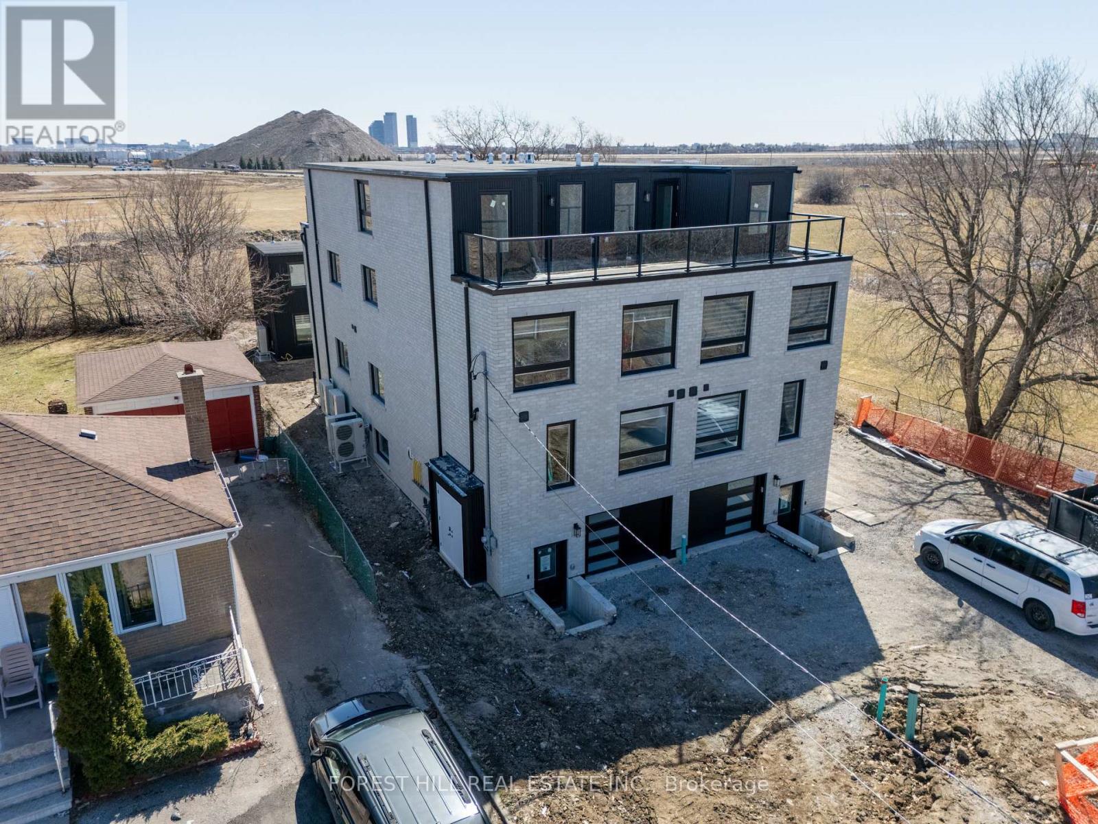 D - 1 Dunsmore Garden, Toronto, Ontario  M3H 3M1 - Photo 3 - C12932460