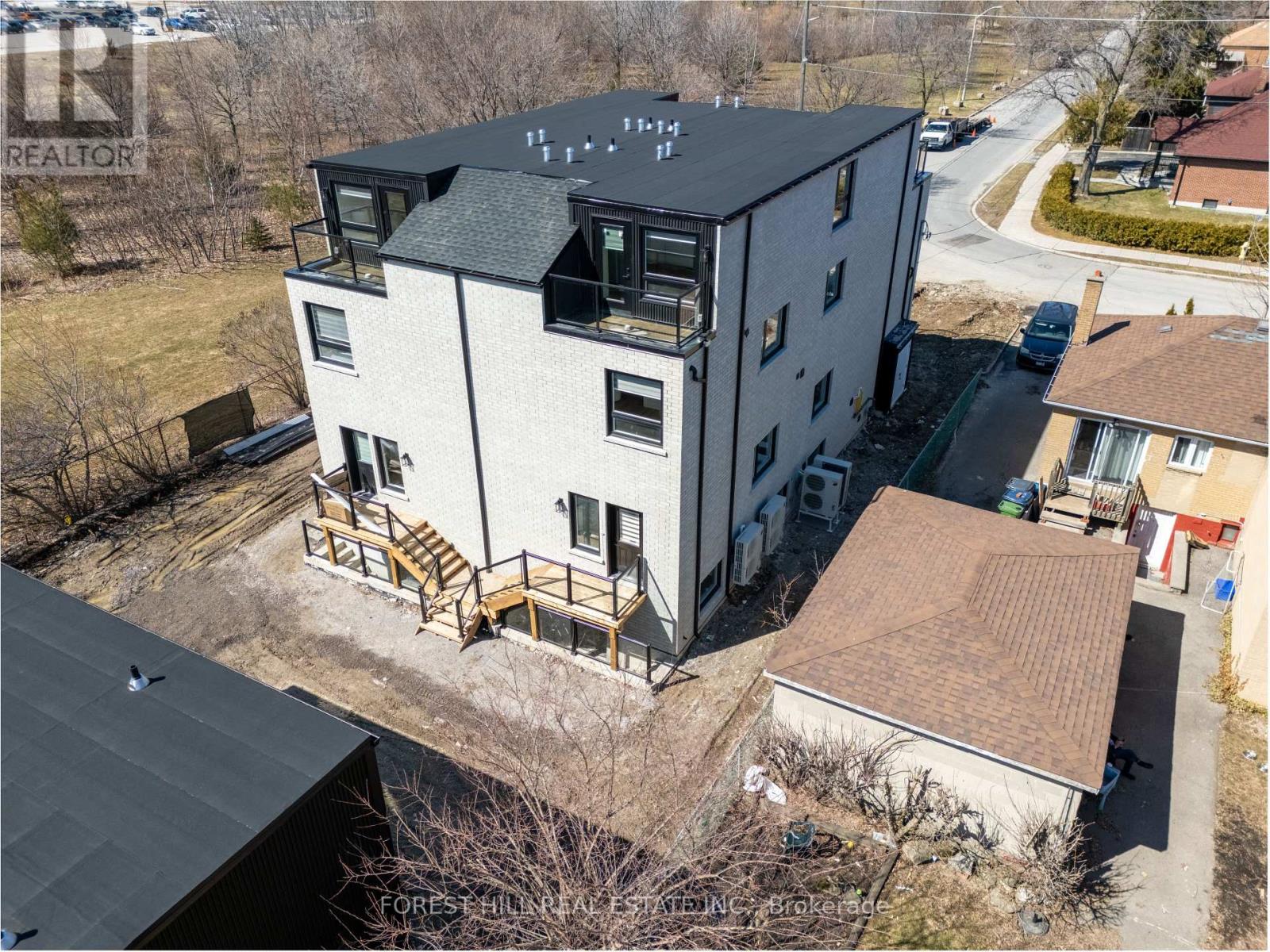 D - 1 Dunsmore Garden, Toronto, Ontario  M3H 3M1 - Photo 4 - C12932460